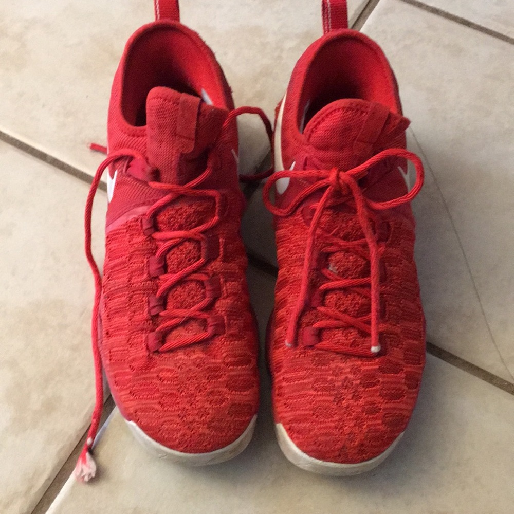 Nike KDs Size 10